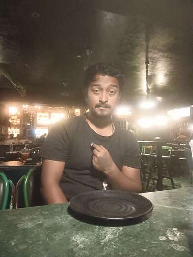 Any guy's can meet me - Alternate Photo