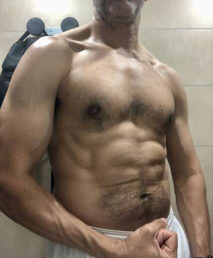 Spanish macho - Alternate Photo