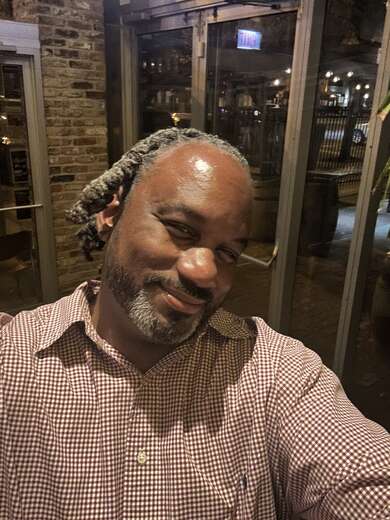 I’m tall with dreads - Alternate Photo