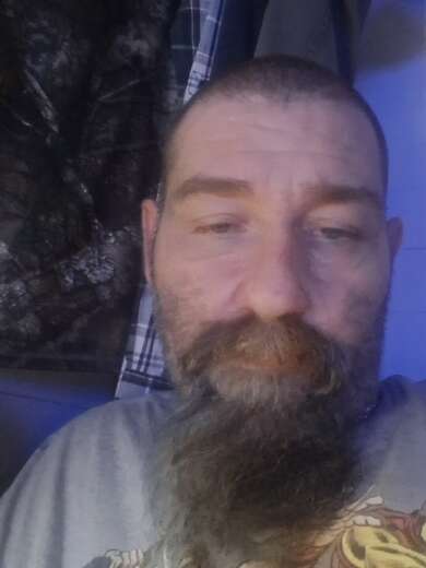 White 6'0 43 years old - Alternate Photo