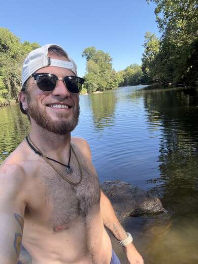 Experienced & Professional Marine Veteran - Alternate Photo