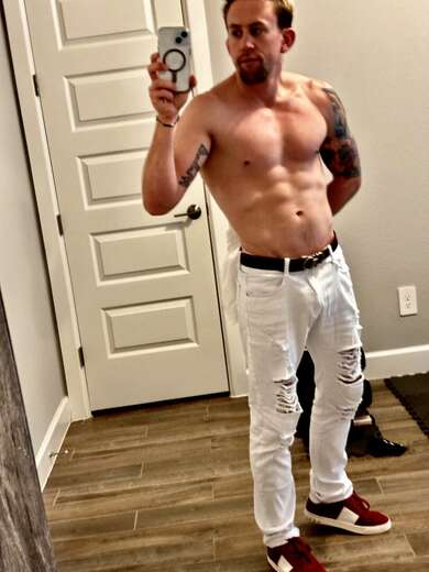 Masculine Bro type - Alternate Photo