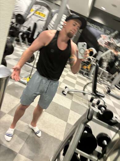 Masculine Bro type - Alternate Photo