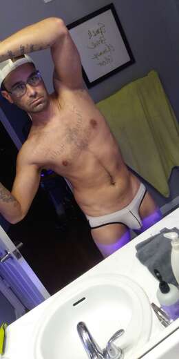 text me anytime I'm here - Straight Male Escort in Lakeland - Main Photo