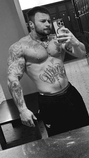 HOT!! STRONG ATHLETIC MALE FOR YOU! - Alternate Photo