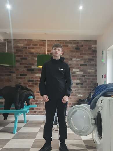 5ft7 scouser here to help u with any of ur - Alternate Photo