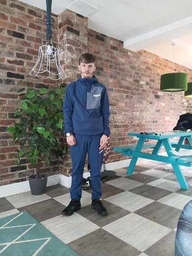 5ft7 scouser here to help u with any of ur - Alternate Photo
