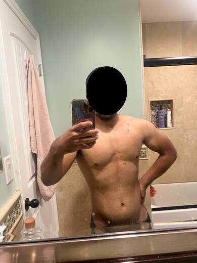 Amateur bodybuilder - Alternate Photo