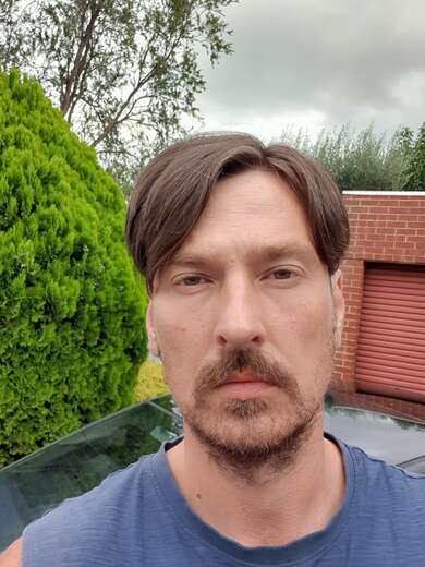 6 foot 2 born in Hungary easy going - Alternate Photo