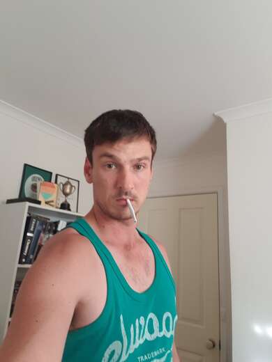 6 foot 2 born in Hungary easy going - Alternate Photo