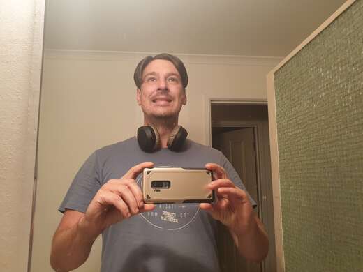 6 foot 2 born in Hungary easy going - Alternate Photo
