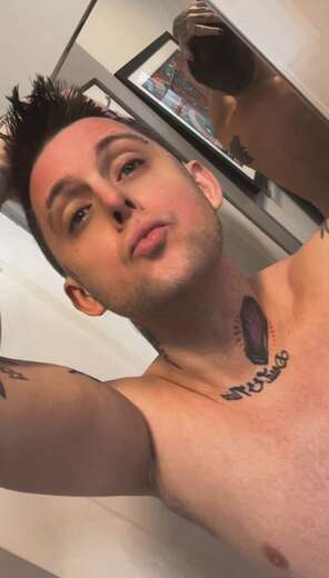 Straight, tattoos, masc, houseboy - Alternate Photo