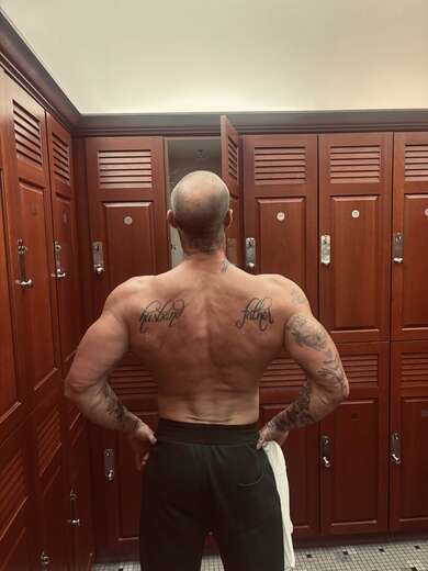 Muscle worship - Alternate Photo