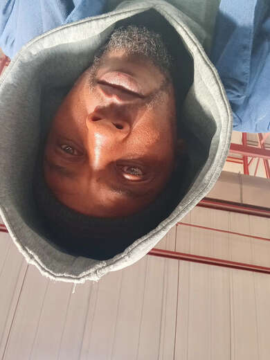 Hi am bongani looking forward to have you - Alternate Photo