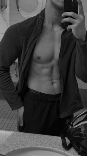 Guy with abs ❤️‍🔥❤️‍🔥 - Straight Male Escort in Toronto - Main Photo