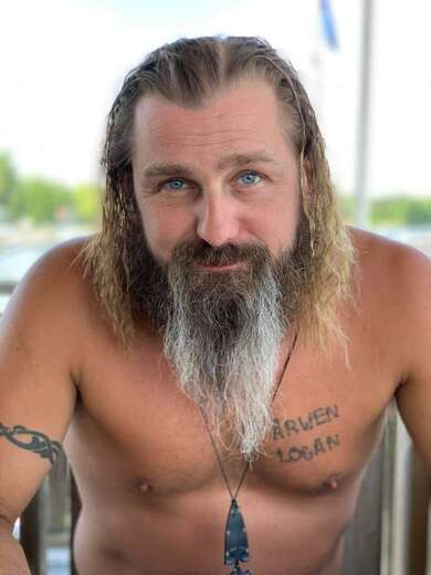 Tall, blond, bearded and well mannered - Straight Male Escort in Toronto - Main Photo